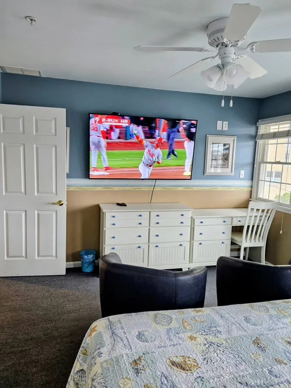 2nd floor king bedroom
