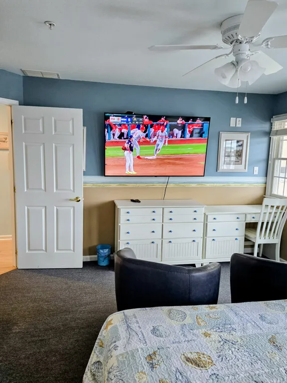 2nd floor king bedroom