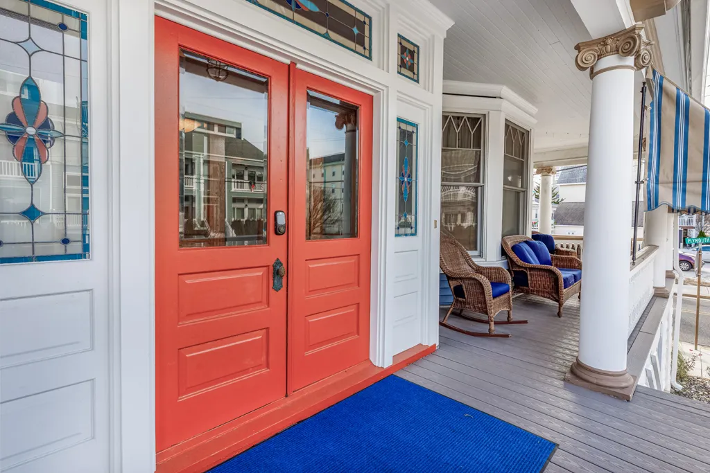 Front entrance Ocean Ave