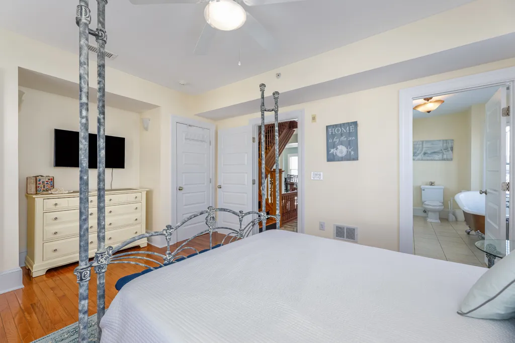 Main bedroom onsuite