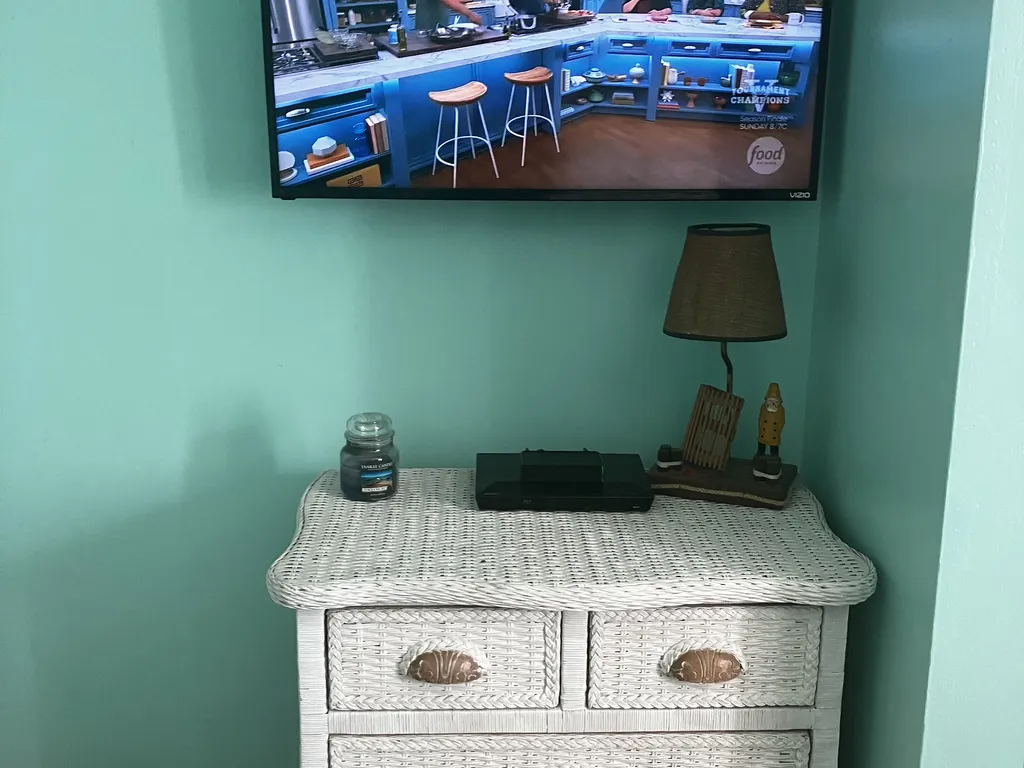 42&amp;rdquo; flat screen in front bedroom 