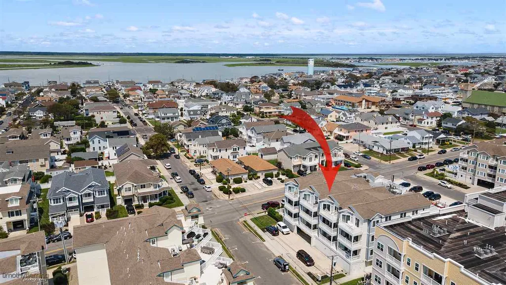 Also close to the Bay