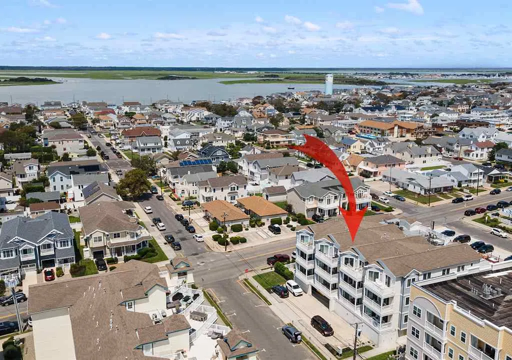 Also close to the Bay
