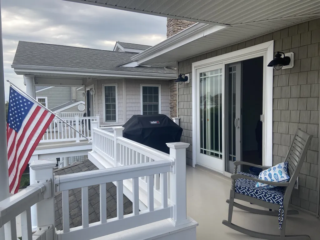 Front Deck with gas grill