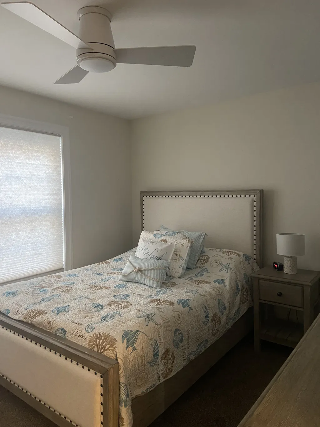 First floor bedroom (queen w private bath)