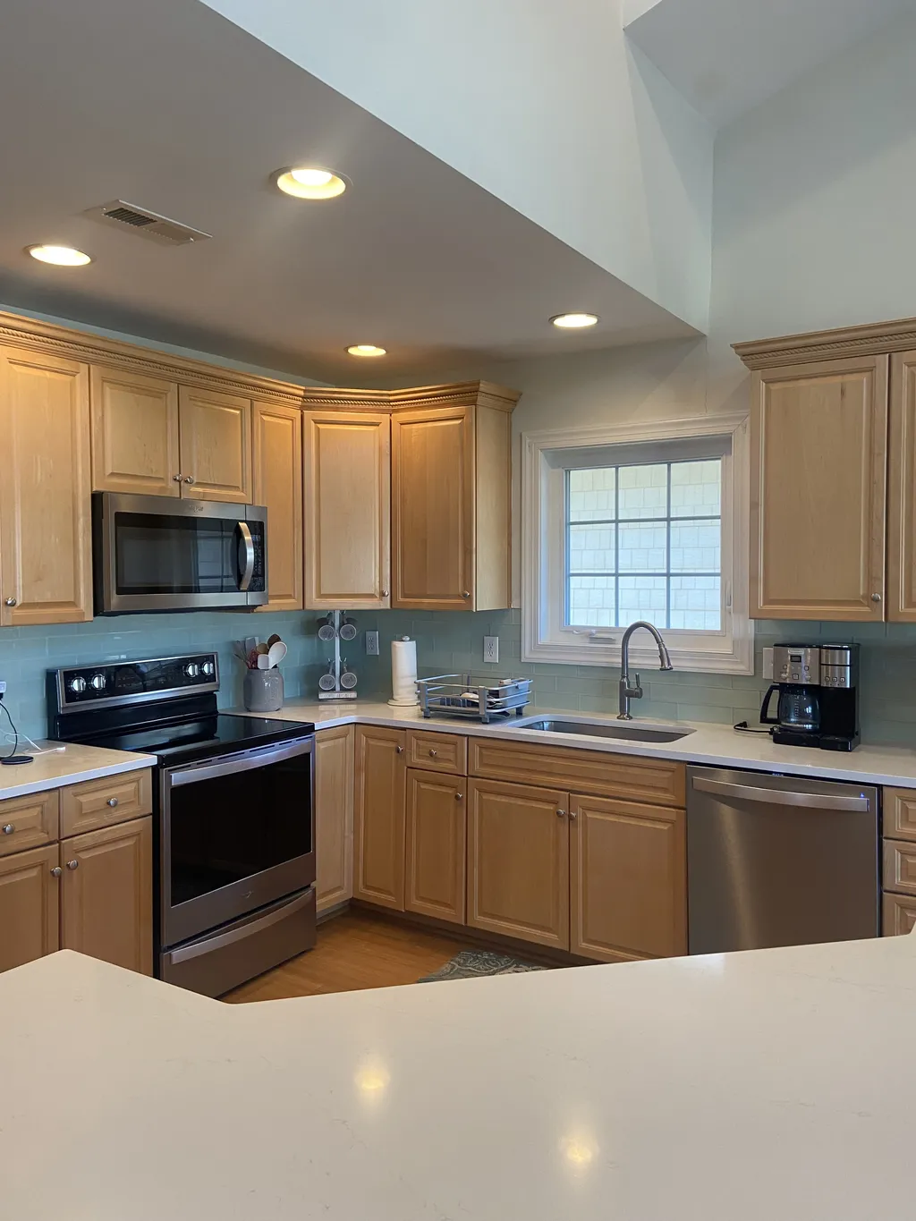 Kitchen with Island 1