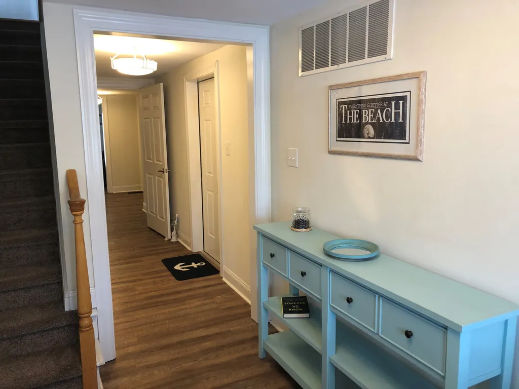 Front Hall Entry 