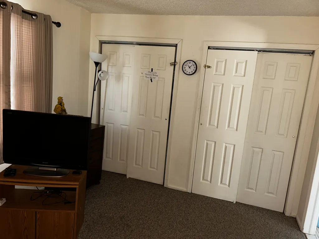 Queen Bedroom Closet