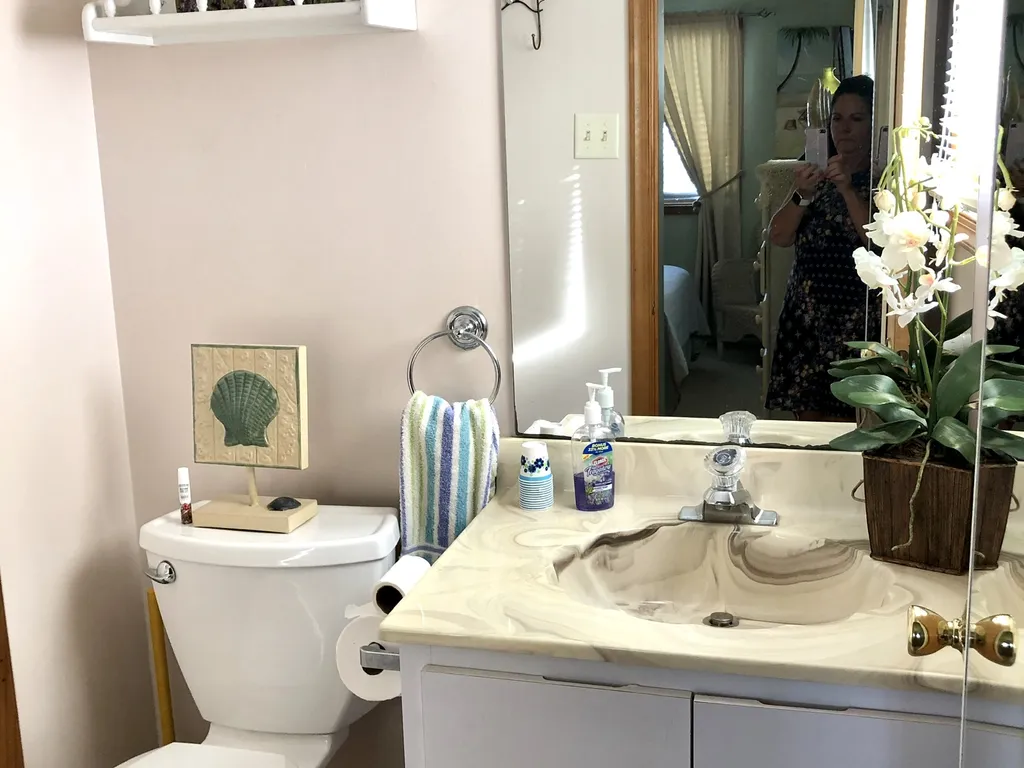Half bath connected to master bedroom 