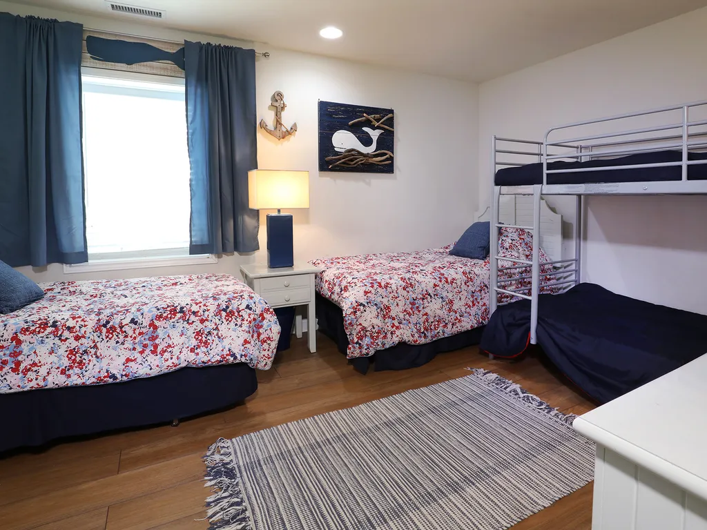 3rd bedroom sleeps 4 