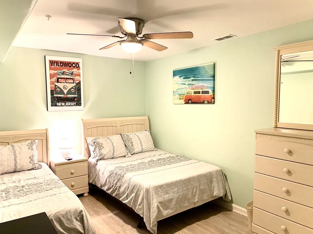 2nd bedroom 