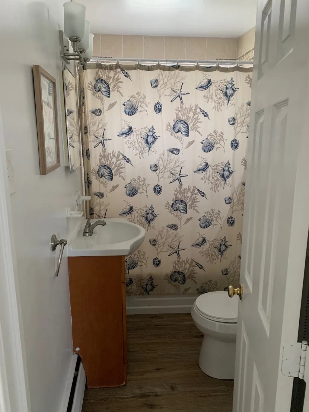1st Floor - Bath