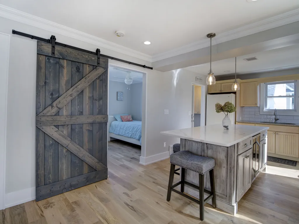 Everybody loves a barn door!