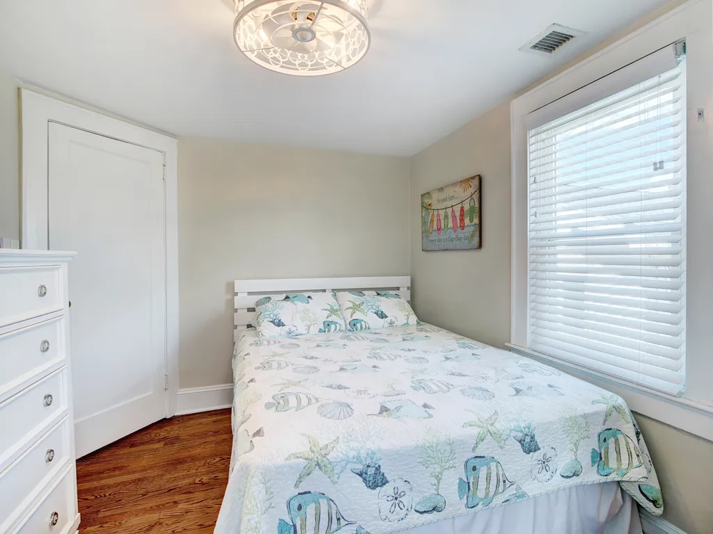 3rd Bedroom w/Queen bed &amp;amp; ocean views
