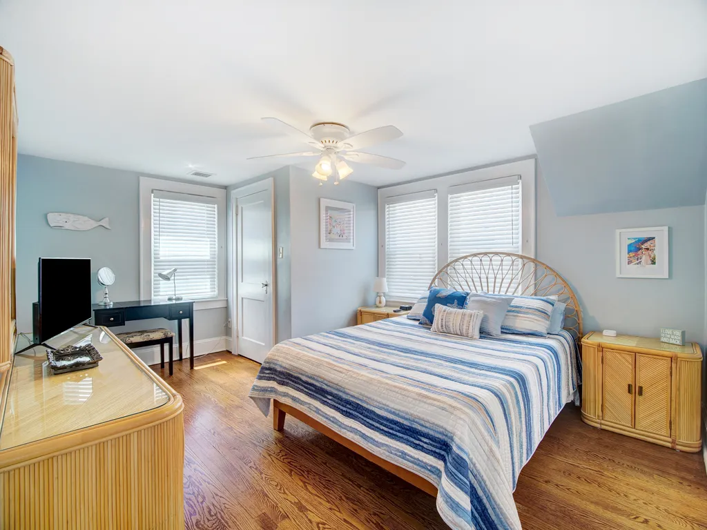 Primary bedroom with New (2025) Queen bed &amp;amp; Roku tv