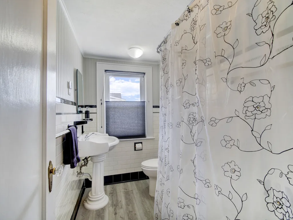 2nd  floor full Bath with Ocean Views