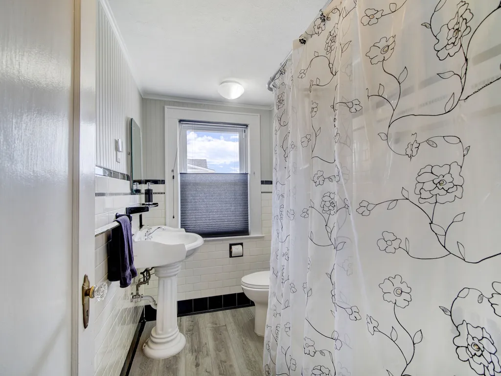 2nd  floor full Bath with Ocean Views