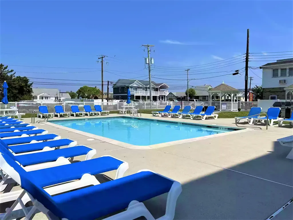 one of the largest swimming pools in wildwood