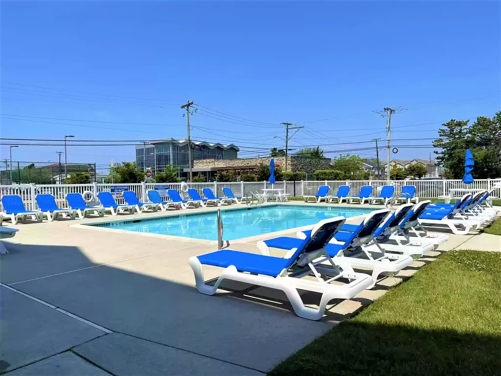one of the largest swimming pools in wildwood