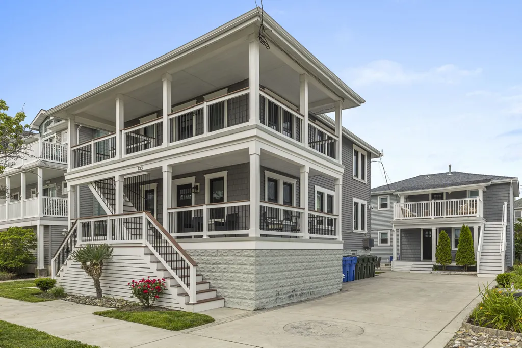 Front &amp;amp; Back House
