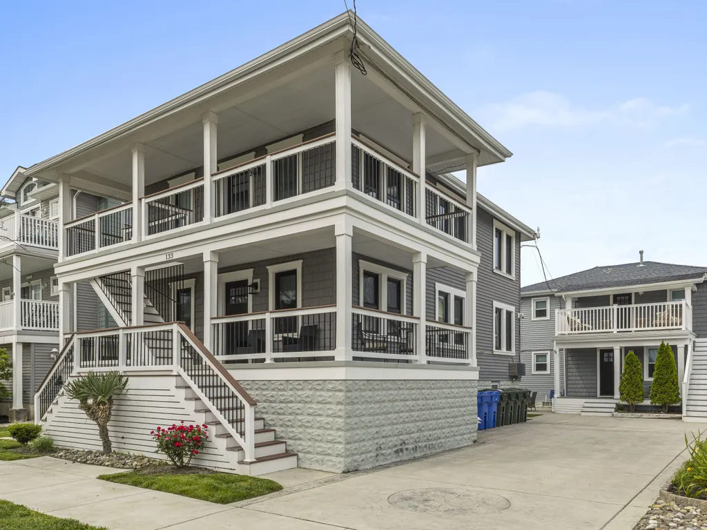Front &amp;amp; Back House