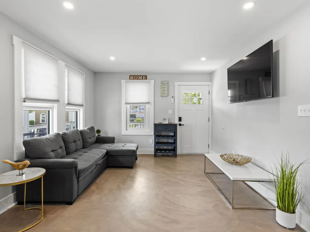 Apt 1 Living room
