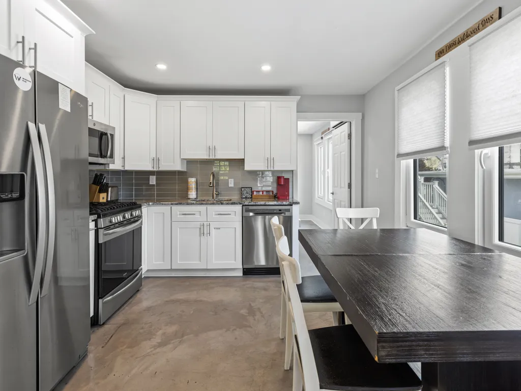 Apt 1 Kitchen/Dining