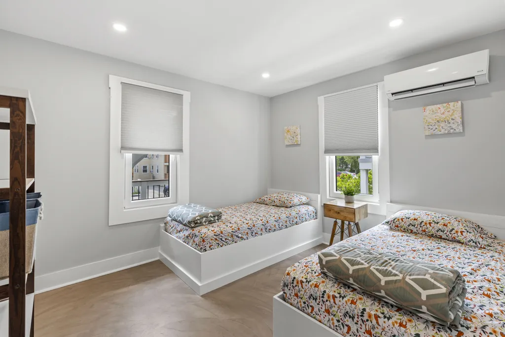 Apt 1 Twin Bedroom