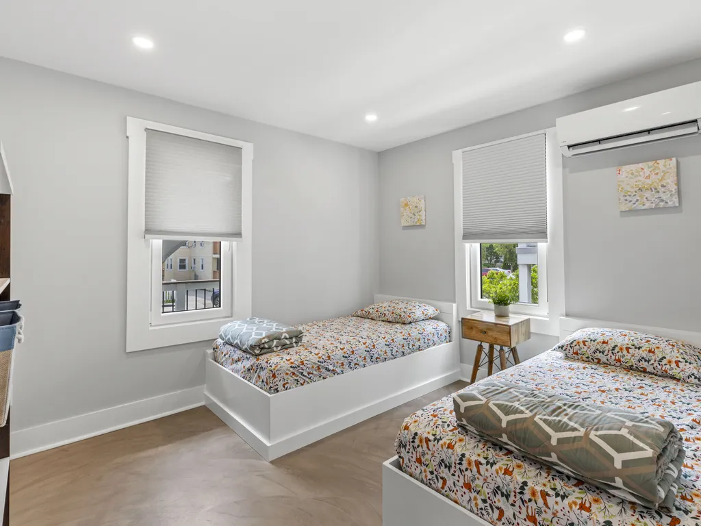 Apt 1 Twin Bedroom