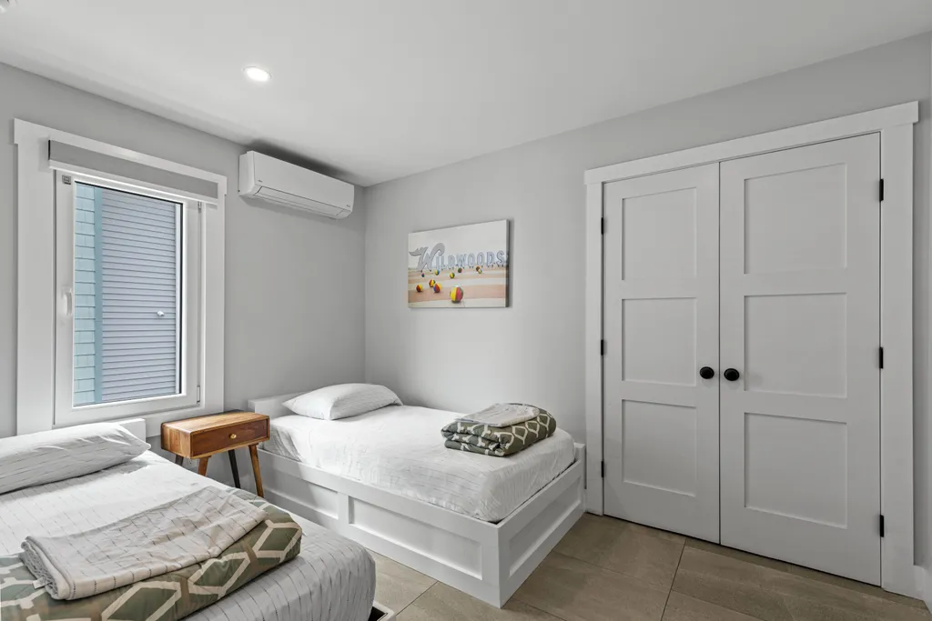Apt 2 Twin Bedroom
