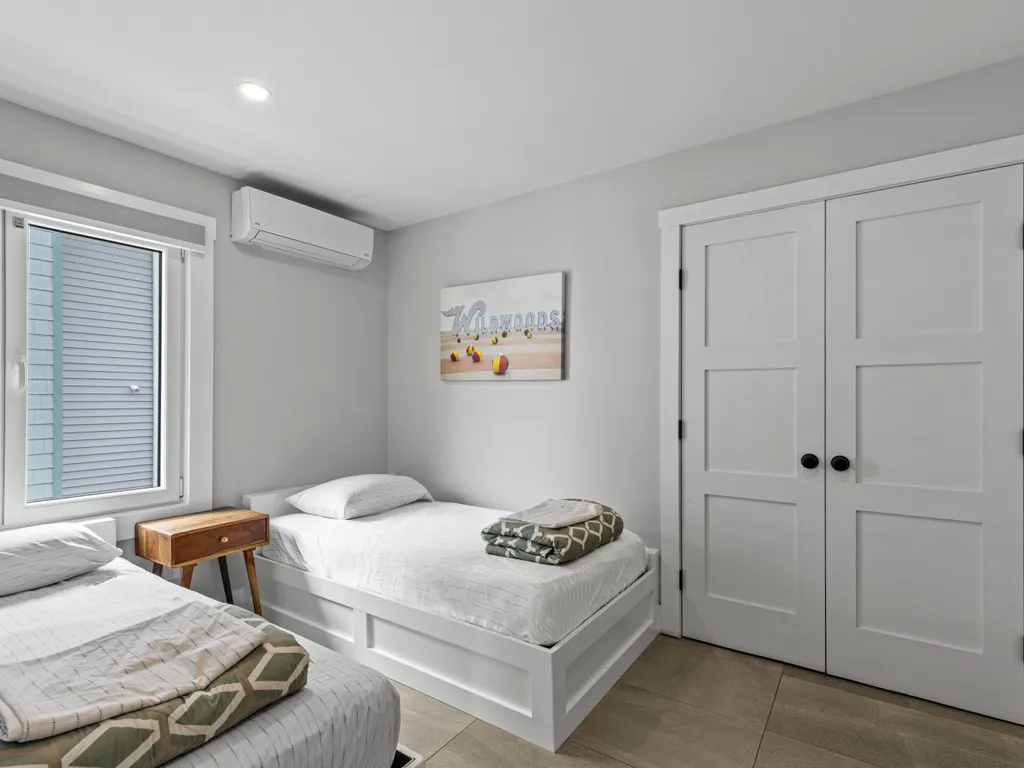 Apt 2 Twin Bedroom
