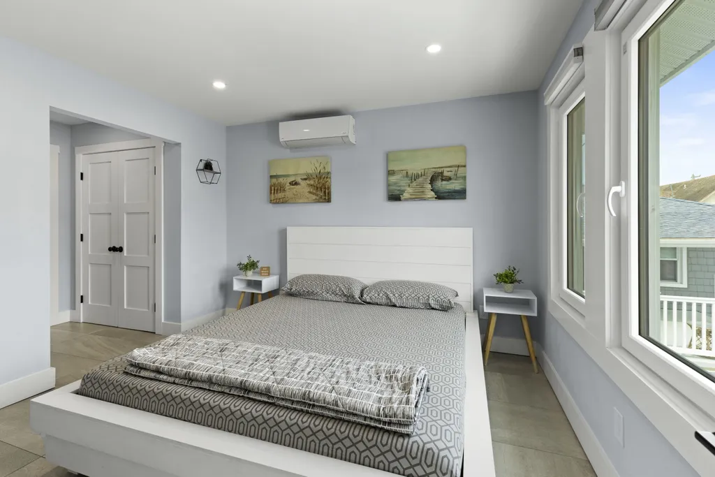 Apt 2 Queen Bedroom