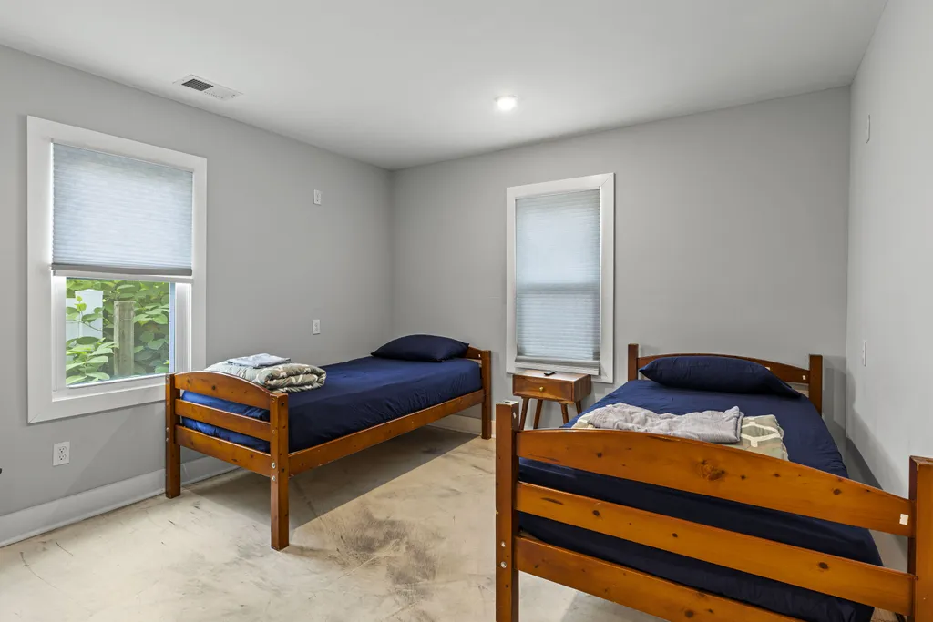 Apt 3 Twin Bedroom