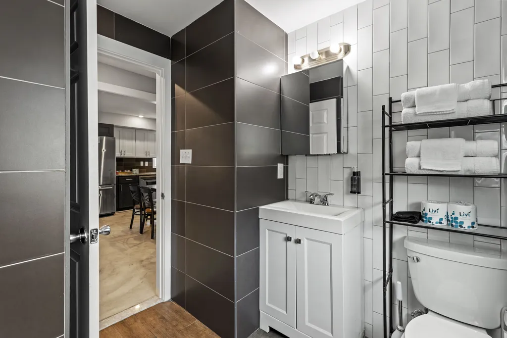 Apt 3 Bathroom 1