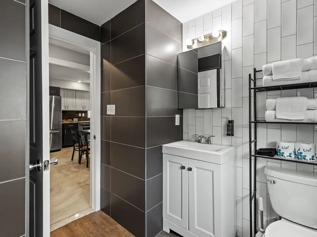 Apt 3 Bathroom 1