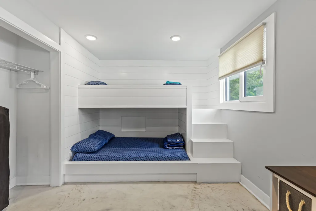 Apt 3 King/Bunk (Twin over Full)  Bedroom