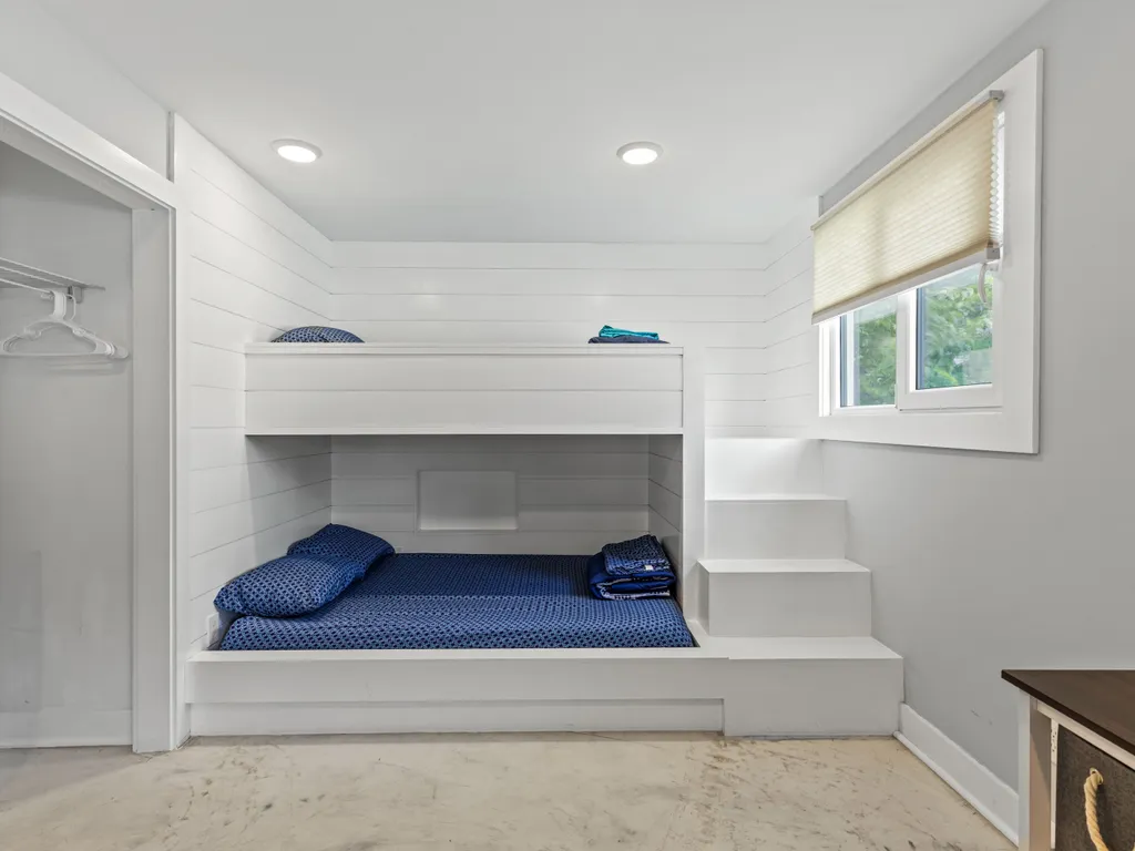 Apt 3 King/Bunk (Twin over Full)  Bedroom