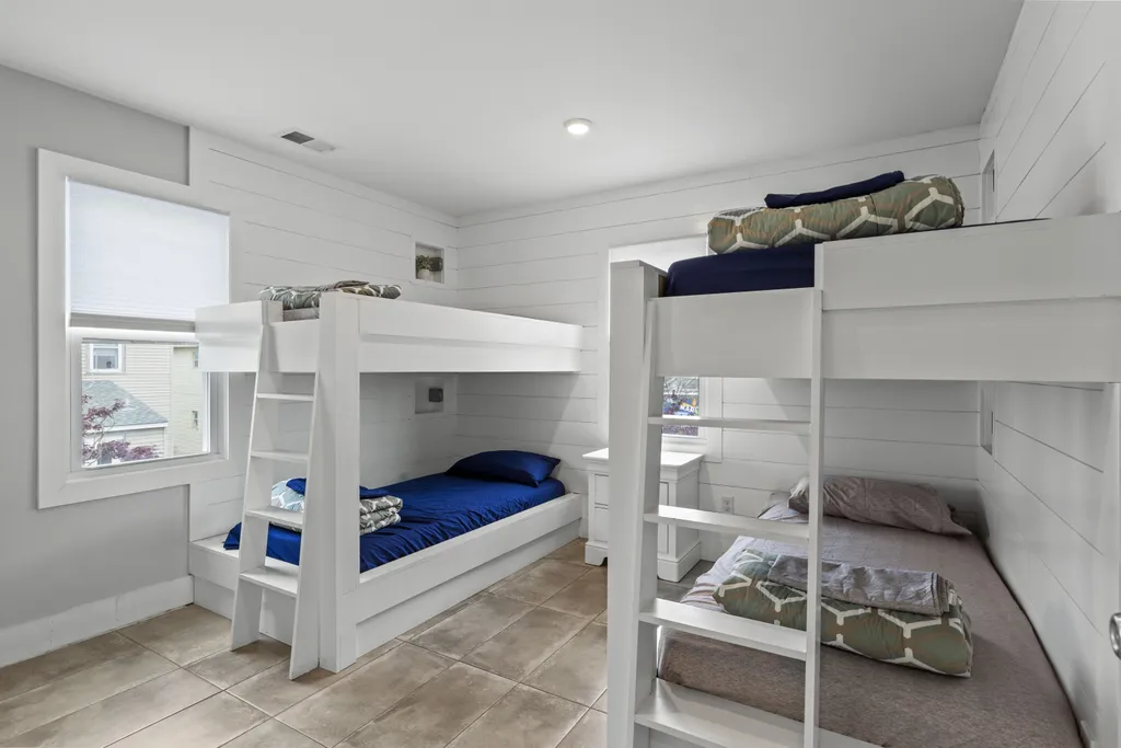 Apt 4 Bunk Bedroom