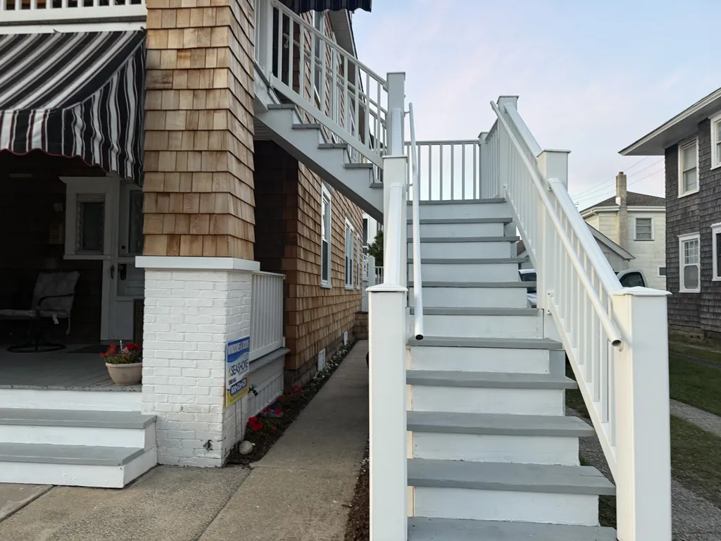 Outdoor Steps to apartment