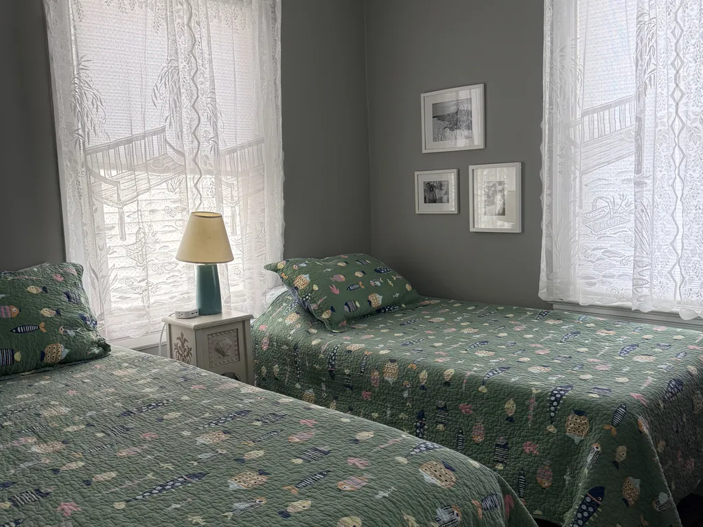 Bedroom # 2 (2 twins)