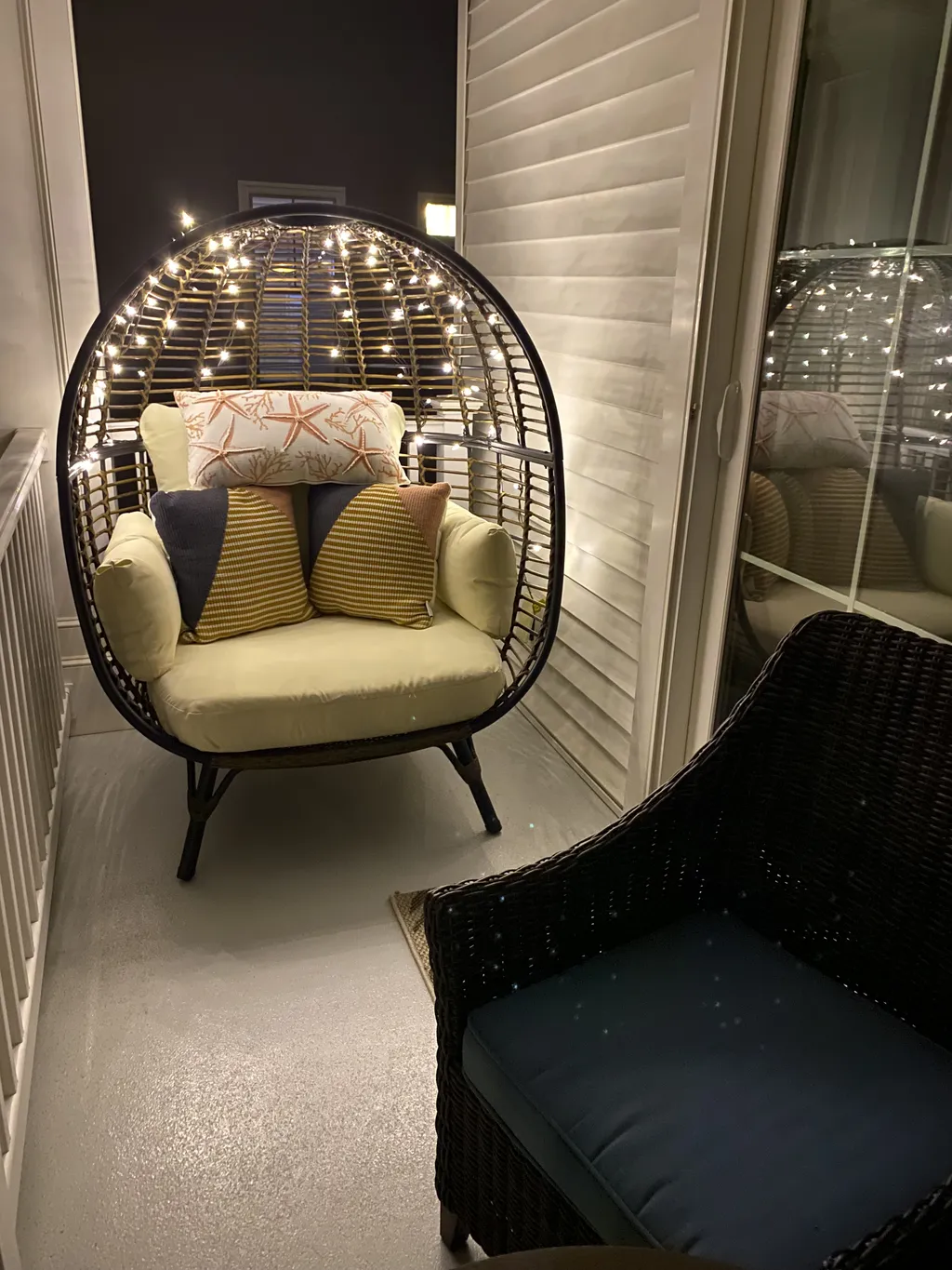 Cozy outdoor seating off mini-master - added 2022