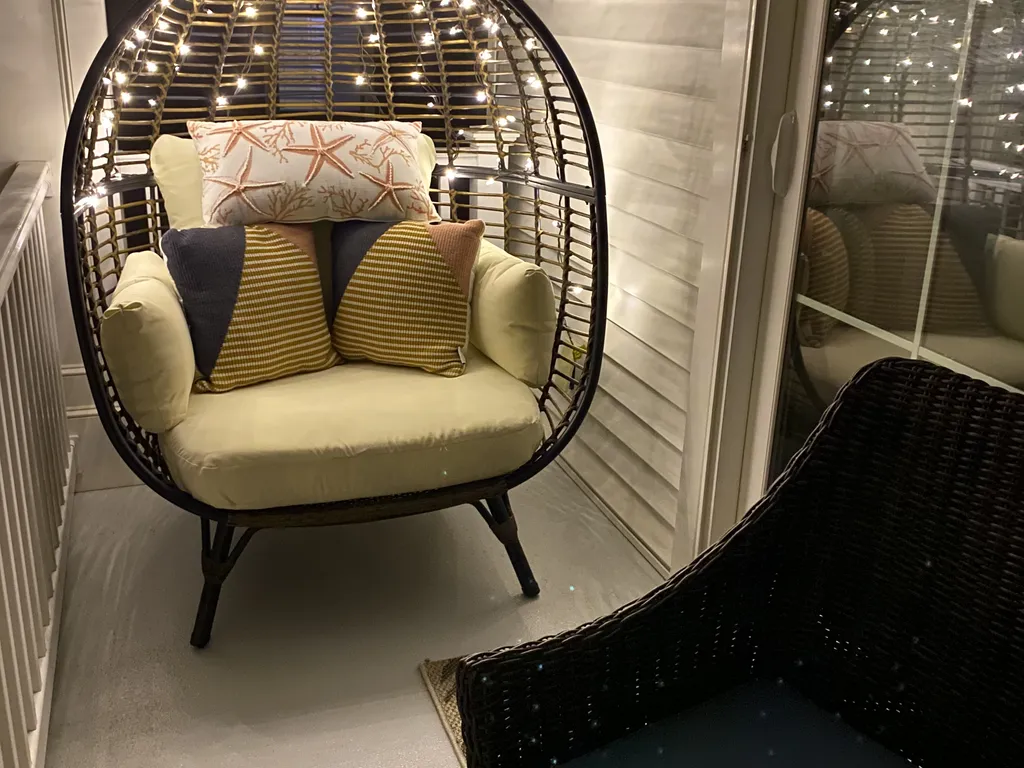 Cozy outdoor seating off mini-master - added 2022