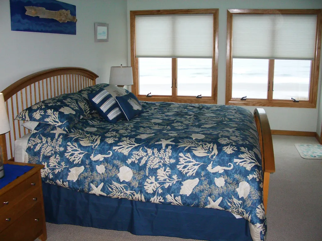 King bedroom, upstairs
