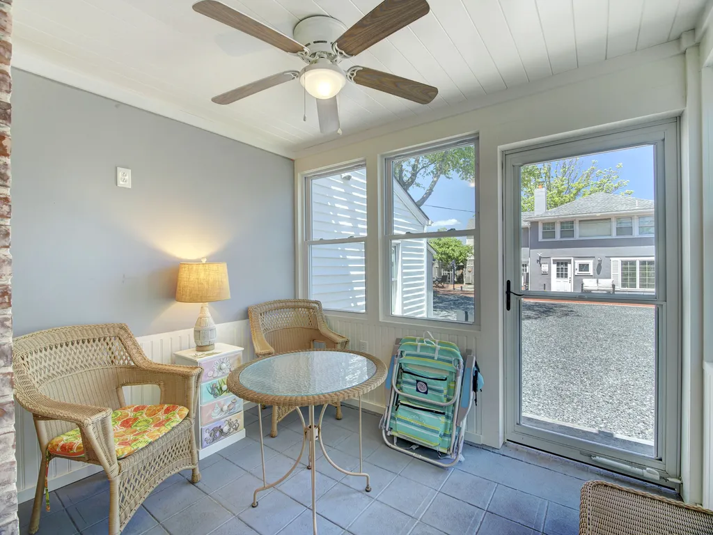 another view of the 3 season room 4 Beach chairs incl.