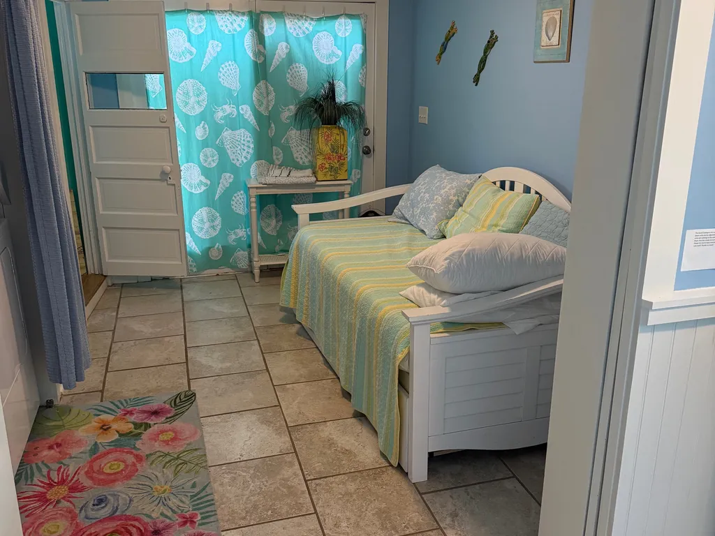 Trundle Bed Guest House