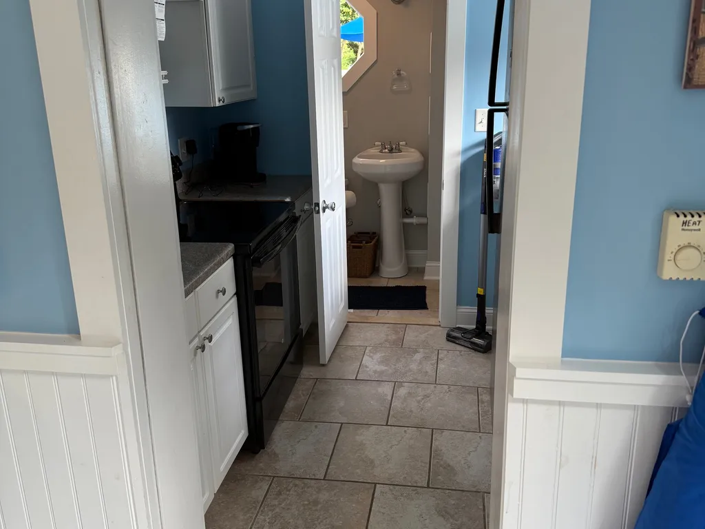 Guest House Kitchen &amp;amp; Bathroom