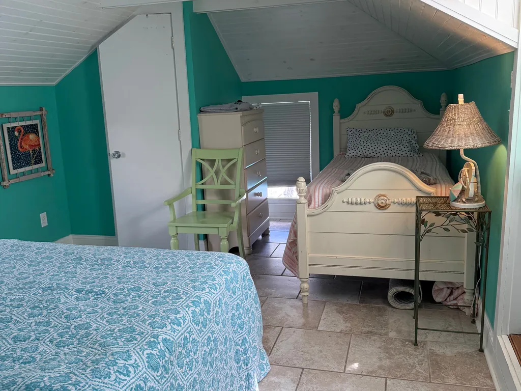 Guest House Upstairs Twin