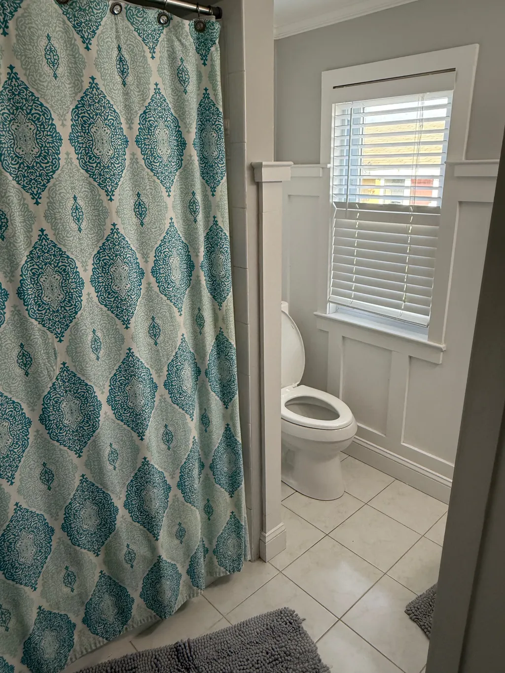Main Full Bathroom