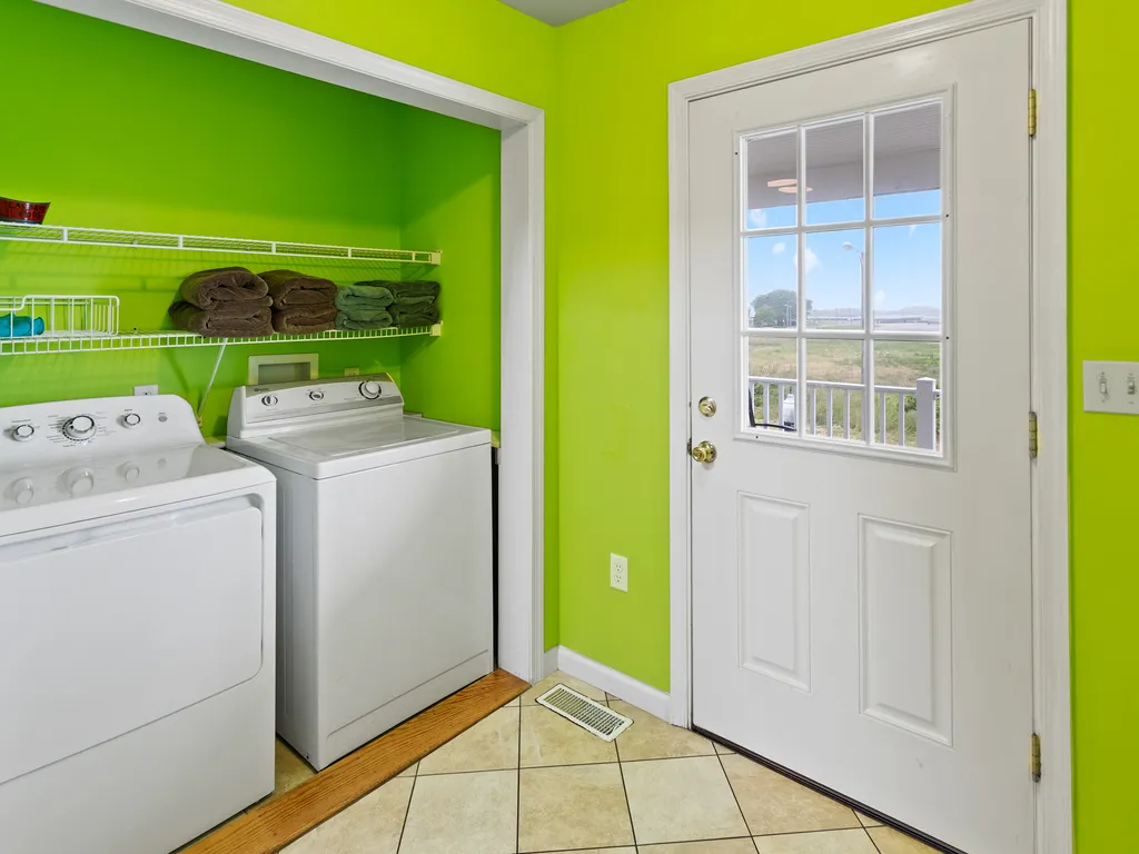 ❤️ We have a Washer and Dryer available for your convenience. We provide laundry detergent! Use this door to take yourself outside the 2nd floor deck. The deck is Large with stunning Ocean, Water, and City views any time of day or night!