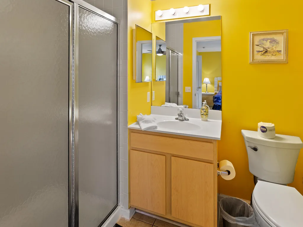 ❤️ Enjoy for yourself a great master bath. Use the Large Walk-In Shower and enjoy the beautiful decorations. Paper products and a hair dryer is available for you to use!